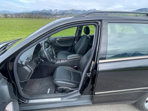 mercedes benz 240 t kombi 4-matic schwarz 2003 0009 IMG 10