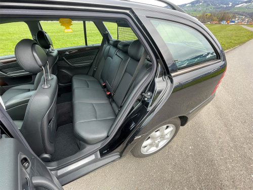 mercedes benz 240 t kombi 4-matic schwarz 2003 0011 IMG 12