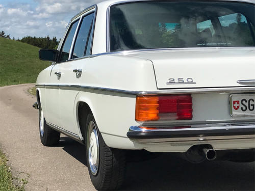 mercedes benz 250 strich acht weiss 1975 1200x900 0006 7