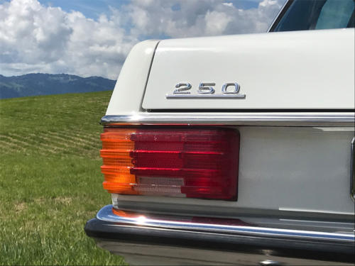 mercedes benz 250 strich acht weiss 1975 1200x900 0014 15