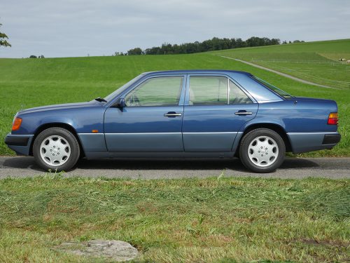mercedes benz 300 E W124 blau 1993 0000 1
