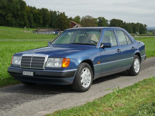 mercedes benz 300 E W124 blau 1993 0001 2