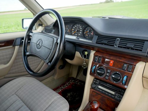 mercedes benz 300 E W124 blau 1993 0014 16