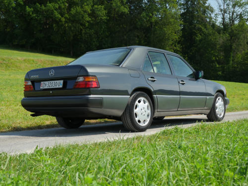 mercedes benz e400 schwarz 1993 0004 5