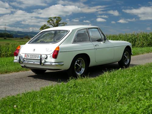 mg b gt coupe overdrive weiss 1974 0006 7