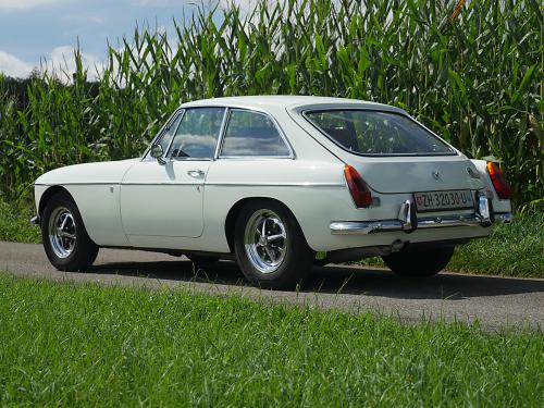 mg b gt coupe overdrive weiss 1974 0010 11