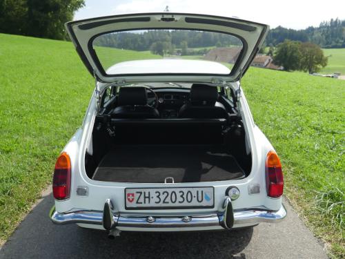 mg b gt coupe overdrive weiss 1974 0011 12