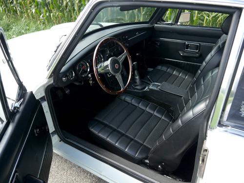 mg b gt coupe overdrive weiss 1974 0014 15 (1)