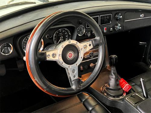 mg b gt coupe overdrive weiss 1974 0020 22