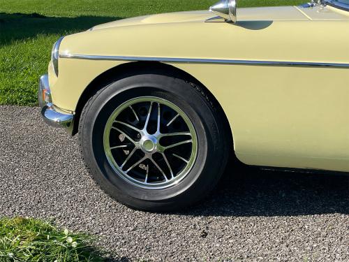 mg c gt coupe 3-0 primrose 1969 0010 IMG 12