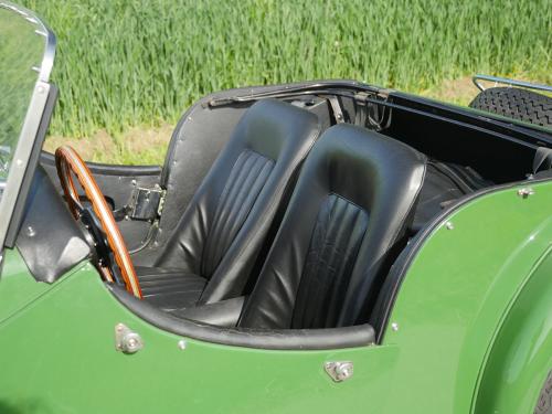 morgan 4-4 mittelgruen schwarz 1980 02 0011 12