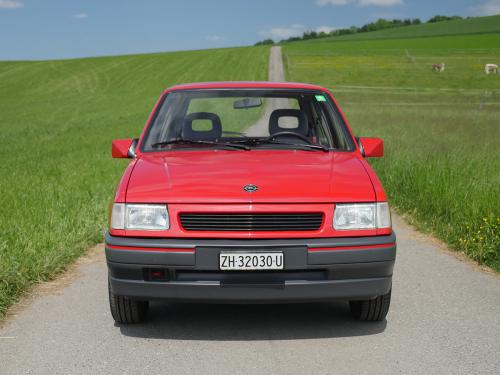 opel corsa joy 1-2i rot 1992 0001 2
