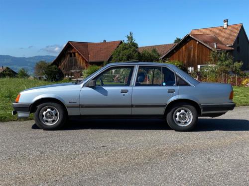 opel rekord e 2000 manual blau 1983 0000 IMG 1