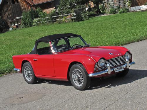 triumph tr4 roadster rot 1963 1200x900 0001 2