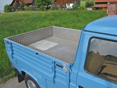 vw bus t3 doka blau 1988 1200x900 0007 8