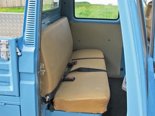 vw bus t3 doka blau 1988 1200x900 0009 10