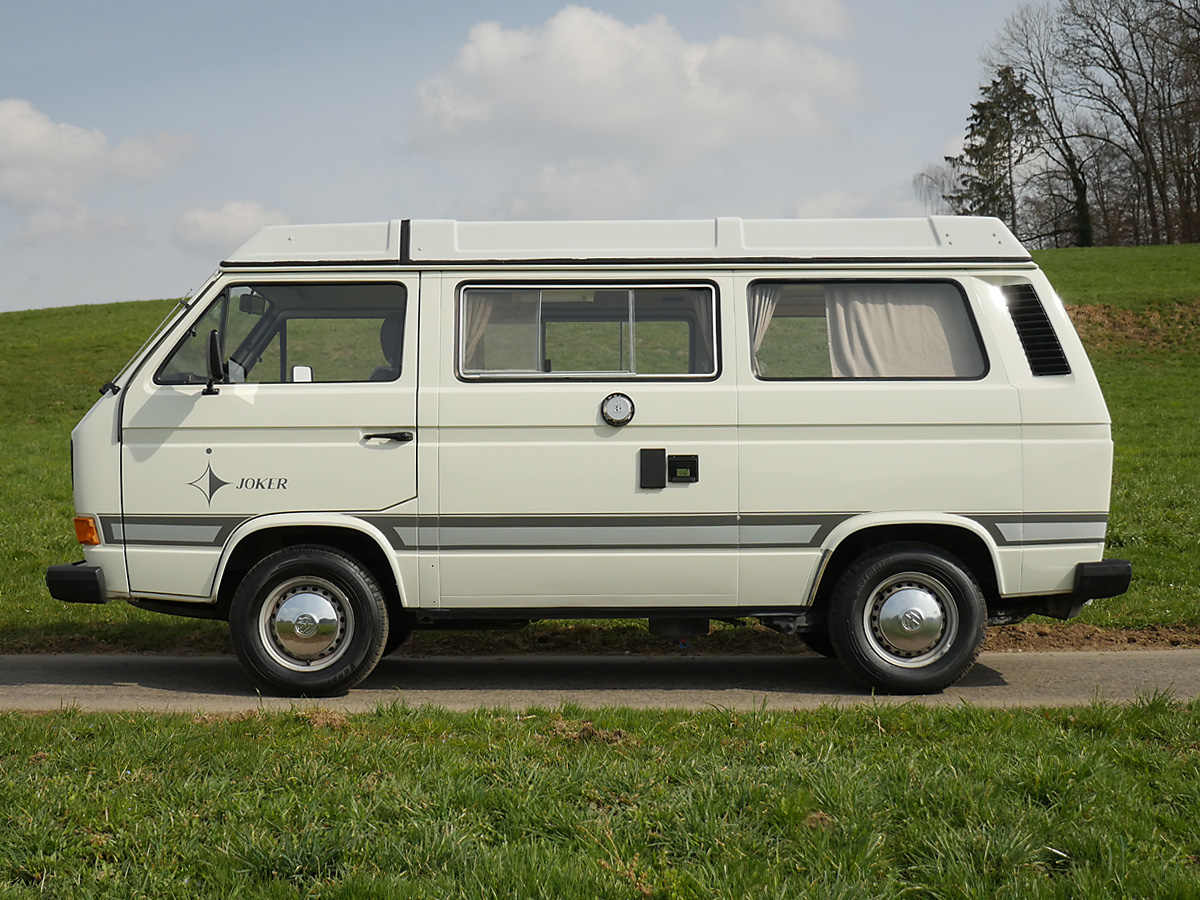 Ein luftgekühlter VW Bus T3 Westfalia Campingbus mit historischem