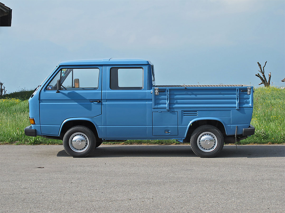 VW Bus T3 Doka blau 1988